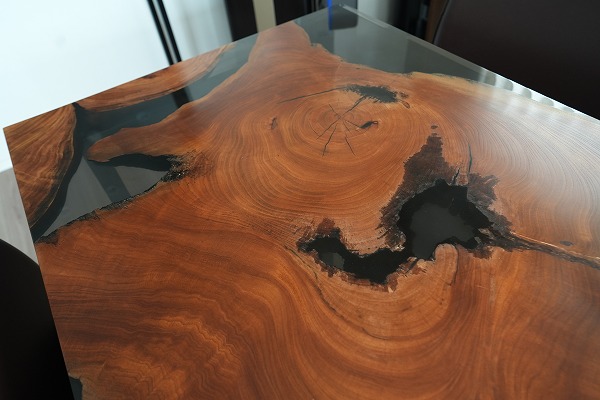 【神奈川県横浜市】欅×darkⅡクリア レジンテーブル