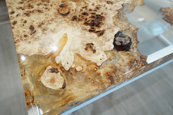 【東京都港区オフィス】ポプラ×クリア　レジンデスク