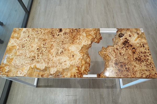 【東京都港区オフィス】ポプラ×クリア　レジンデスク