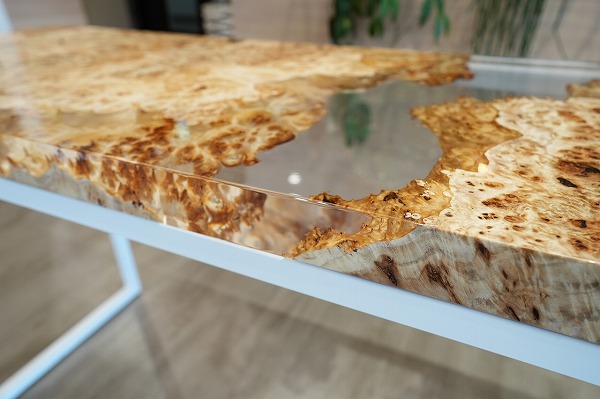 【東京都港区オフィス】ポプラ×クリア　レジンデスク