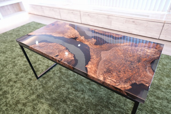 【東京都港区法人様】クラロ×darkⅡクリア　レジンデスク