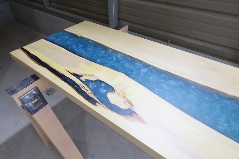 【東京都】銀杏×ブルーシャイン レジンカウンター レジンテーブル