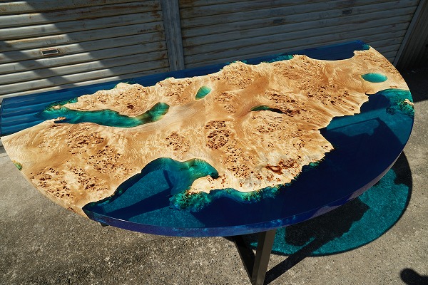 【兵庫県明石市】ポプラ×クリアブルー レジンテーブル