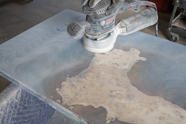 レジンテーブル 倉庫