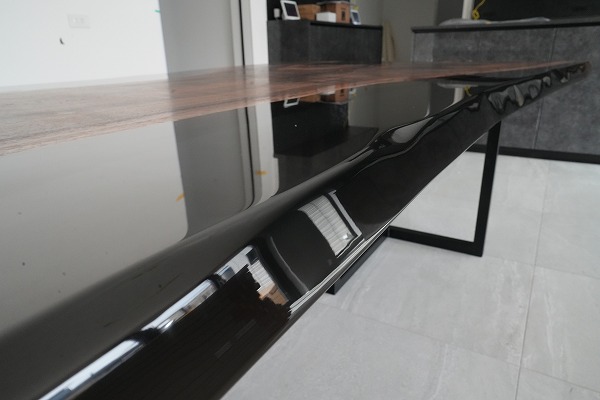 【大阪府大阪市】クラロウォールナット×darkⅡクリア レジンテーブル