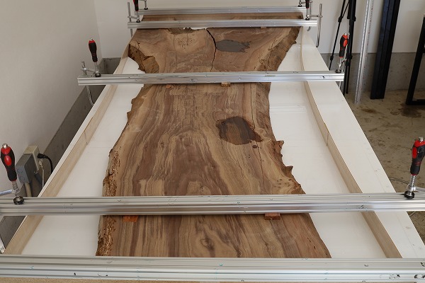 レジンテーブル 倉庫