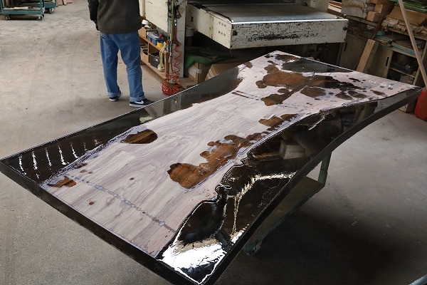 レジンテーブル 倉庫