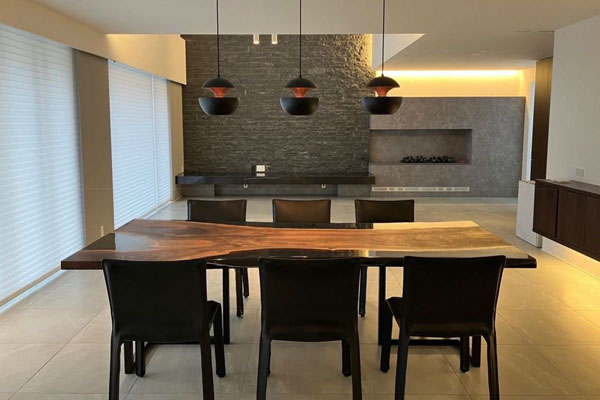 【大阪府大阪市】クラロウォールナット×darkⅡクリア レジンテーブル