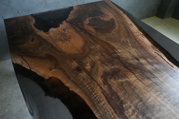 レジンテーブル 倉庫