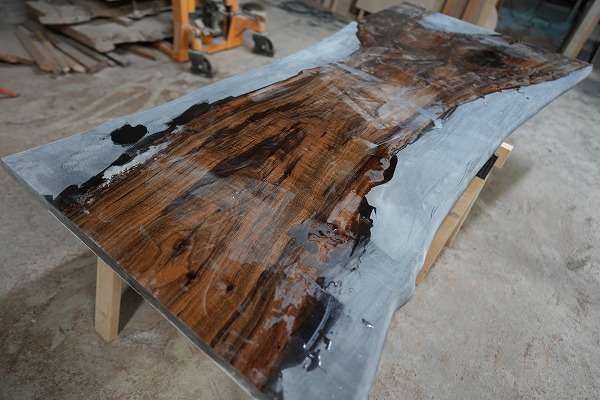 レジンテーブル 倉庫