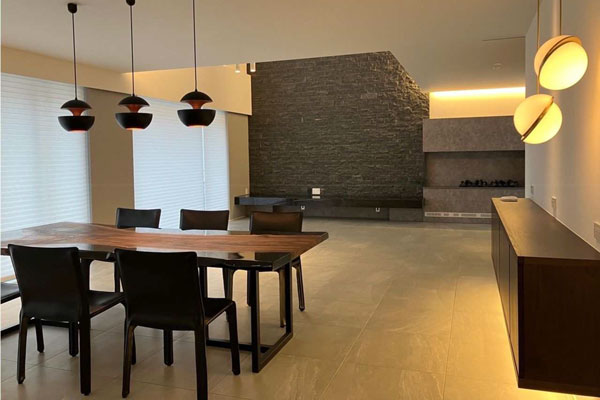 【大阪府大阪市】クラロウォールナット×darkⅡクリア レジンテーブル