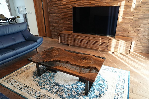 【千葉県】クラロウォールナット×darkⅡクリア レジンテーブル