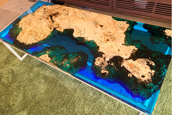 【ポプラ一枚板×クリアブルー】ポプラ×クリアブルー レジンテーブル