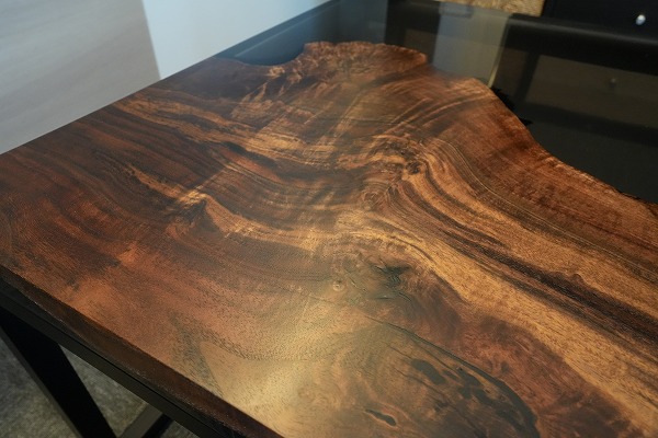 【東京都目黒区】クラロウォールナット×darkⅡクリア レジンテーブル