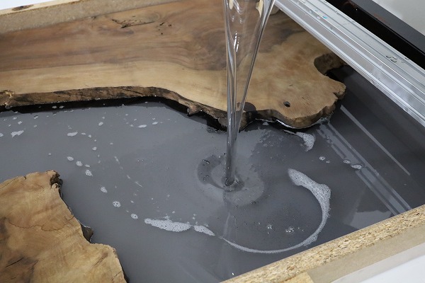 レジンテーブル 倉庫