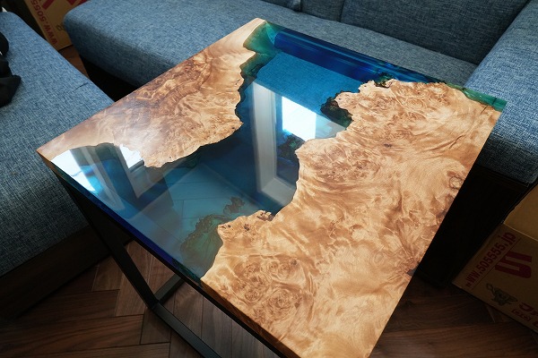 レジンテーブル 倉庫