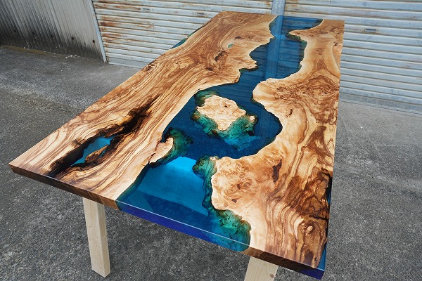 【東京都】オリーブ×クリアブルー レジンテーブル