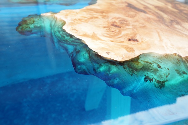 レジンテーブル 倉庫