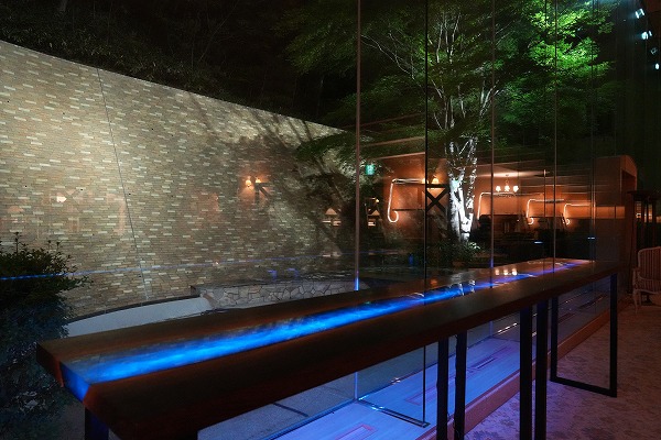 【岐阜県飛騨市】ウォールナット×ブルーシャイン レジンカウンター