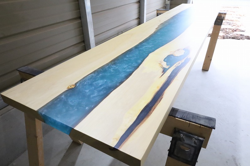 【東京都】銀杏×ブルーシャイン レジンカウンター レジンテーブル