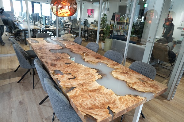 【福岡県】メープル×クリアブルー レジンテーブル