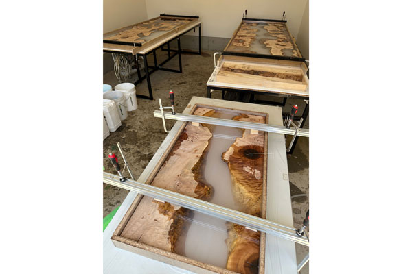 レジンテーブル 倉庫