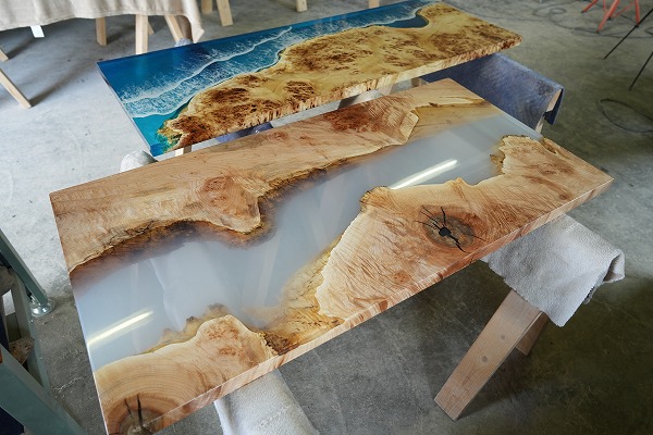 レジンテーブル 倉庫