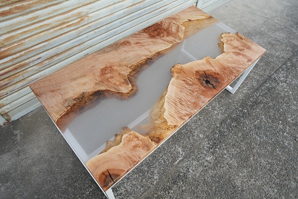 レジンテーブル 倉庫