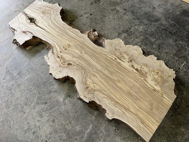 レジンテーブル 倉庫