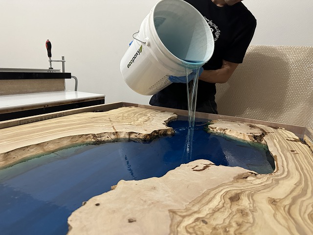 レジンテーブル 倉庫