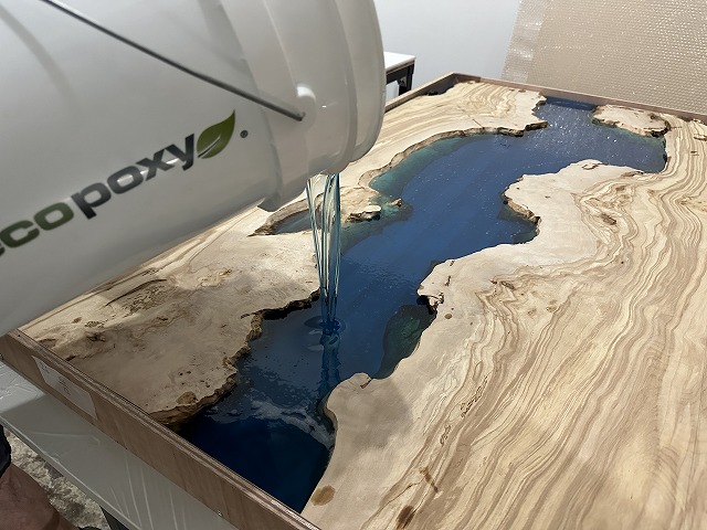 レジンテーブル 倉庫