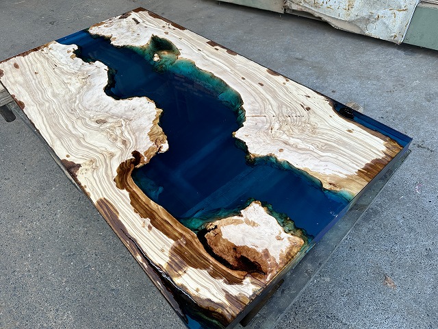 レジンテーブル 倉庫