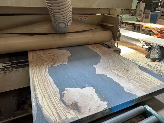 レジンテーブル 倉庫