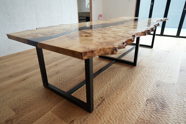 レジンテーブル 倉庫