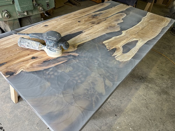 レジンテーブル 倉庫