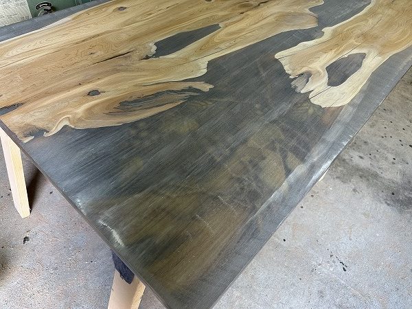 レジンテーブル 倉庫