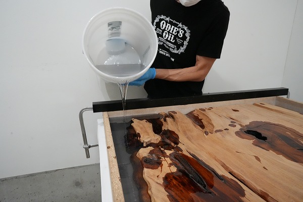 レジンテーブル 倉庫