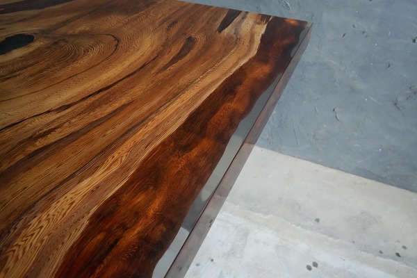 【鹿児島県】持ち込み屋久杉一枚板×dark IIクリアレジンテーブルへ