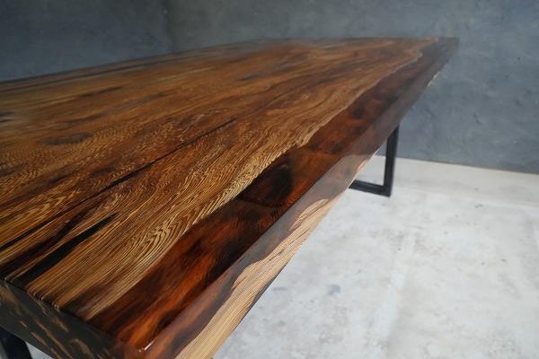 【鹿児島県】持ち込み屋久杉一枚板×dark IIクリアレジンテーブルへ