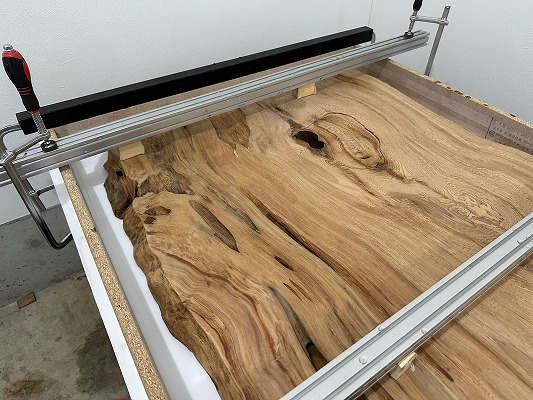 レジンテーブル 倉庫