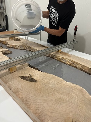 レジンテーブル 倉庫