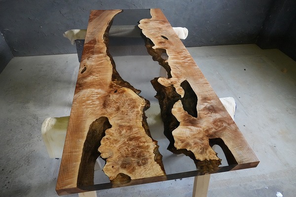 【京都府】メープル×dark IIクリアレジンテーブル