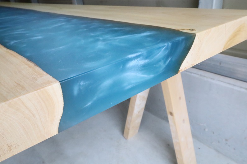 【東京都】銀杏×ブルーシャイン レジンカウンター レジンテーブル