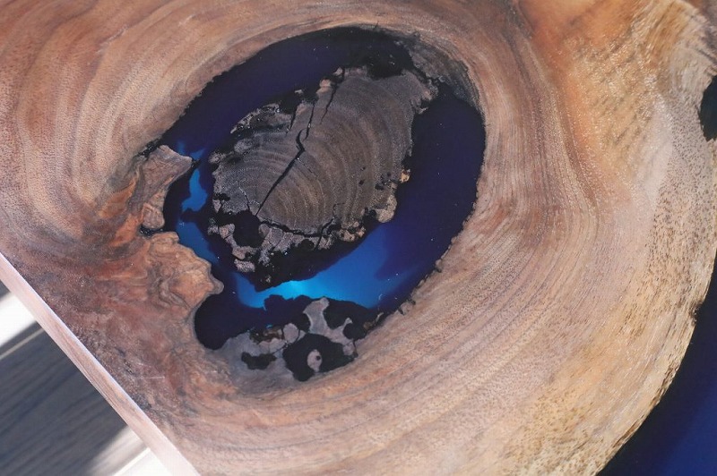 【愛知県】ブラックウォールナット×sinkaiブルー レジンテーブル