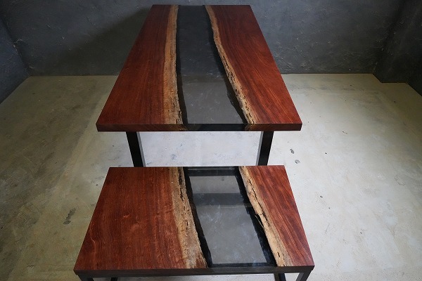 レジンテーブル 倉庫