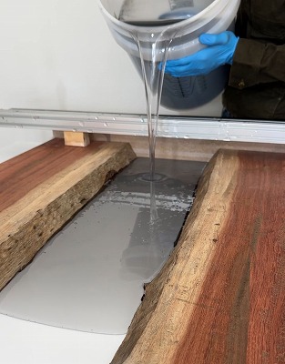 レジンテーブル 倉庫