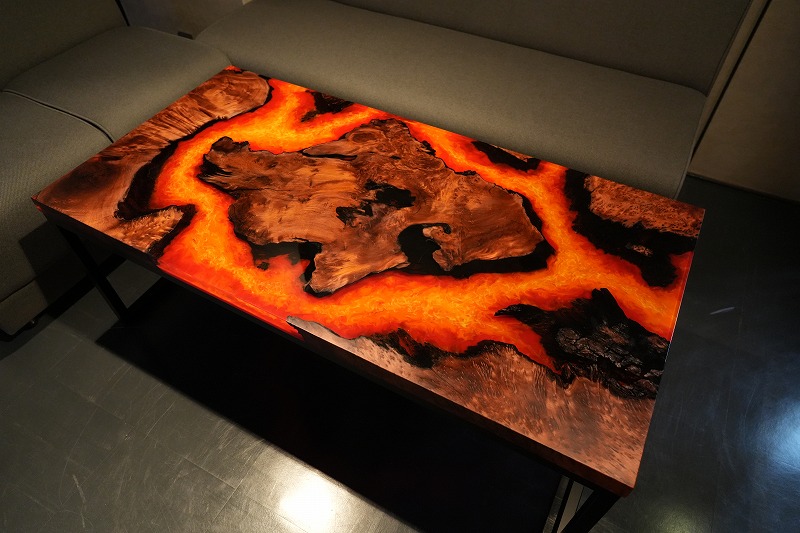 【京都府祇園】レッドウッド×Lava（溶岩）レジンテーブル