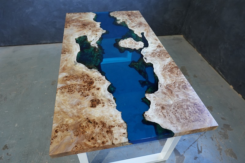 【宮崎県宮崎市】ポプラ×クリアブルーレジンテーブル