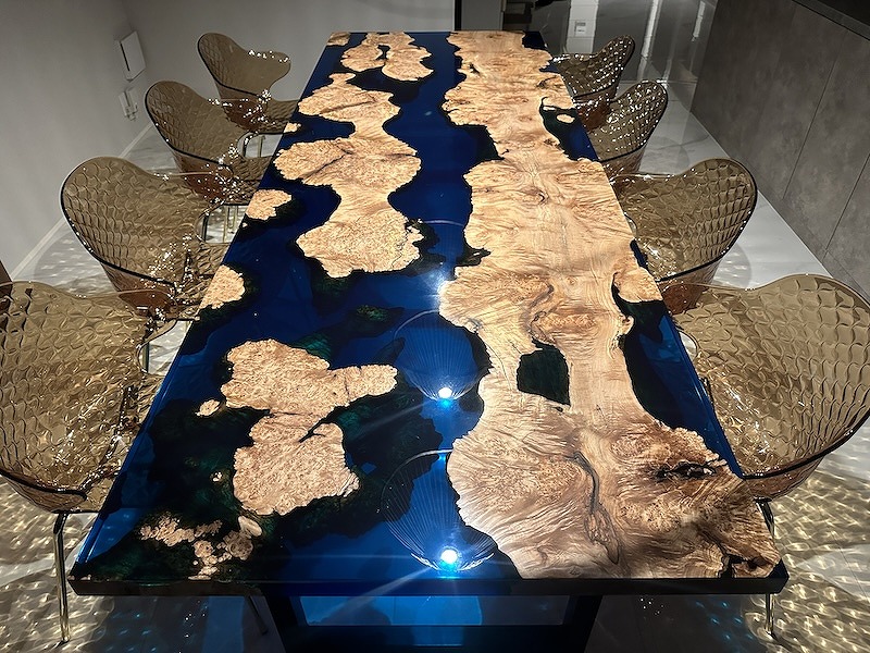 【東京都小平市】カエデ×ワイルドブルーレジンテーブル