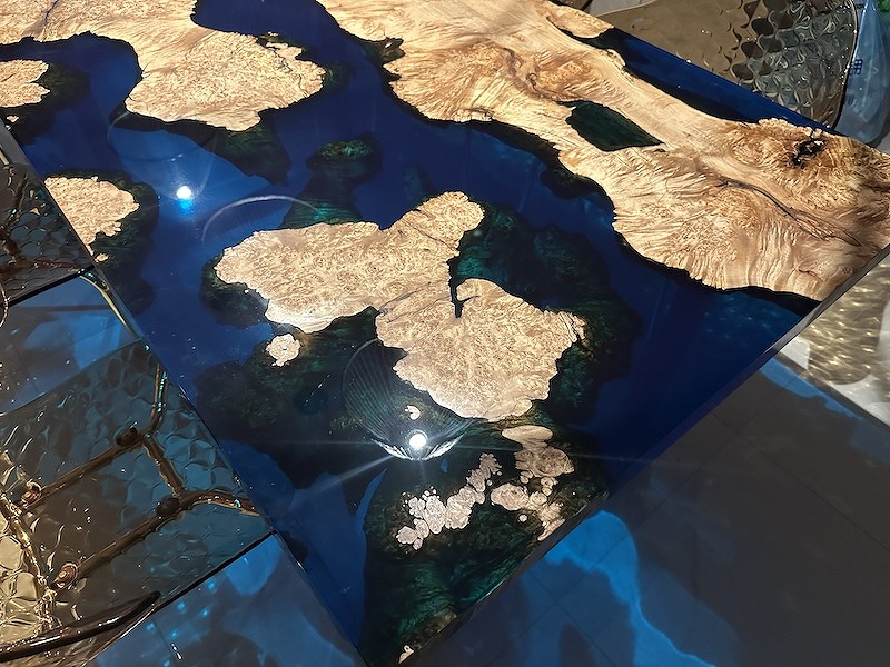 【東京都小平市】カエデ×ワイルドブルーレジンテーブル